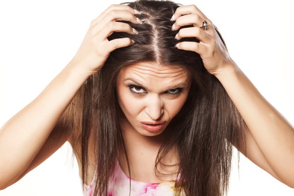 Comment prévenir la chute des cheveux ? Un traitement ?
