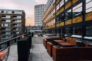 Patio en travertin un choix d'aménagement intéressant