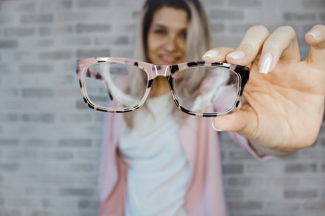 Comment choisir des lunettes pour femme ?